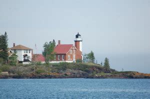 Michigan Bucket List: Lighthouses - Travel the Mitten