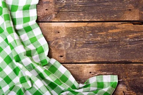 Picnic tablecloth Stock Photos, Royalty Free Picnic tablecloth Images | Depositphotos®