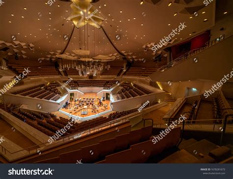 153 Berlin philharmonic orchestra Images, Stock Photos & Vectors | Shutterstock