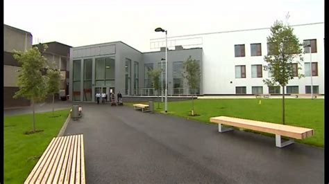 New Cross Hospital in Wolverhampton opens new £38m emergency centre - BBC News