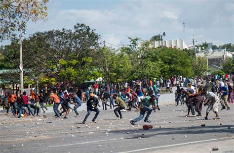 U.S. and Canada Warn Against Travel to Haiti as Violent Protests Continue - The New York Times