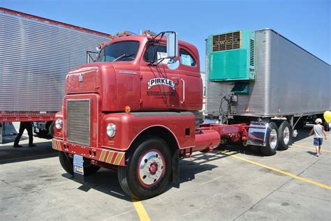 1437 best images about Vintage Big Trucks From the Early days of Trucking on Pinterest | Semi ...