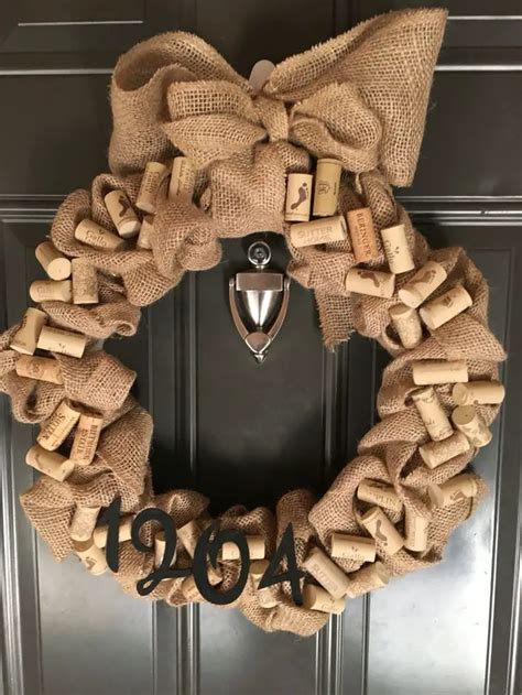 18 DIY Ideas to Make Wine Cork Wreaths