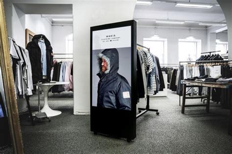 Five Ways Digital Signage Can Benefit Your Small Business - FinSMEs