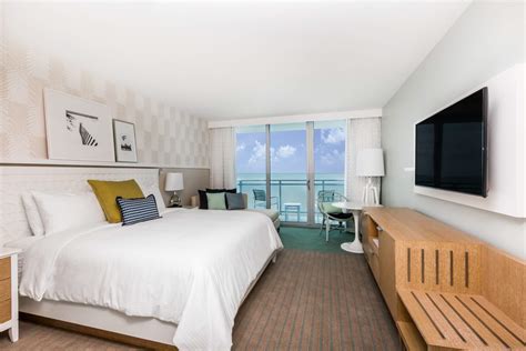 Rooms at Wyndham Clearwater Beach Resort