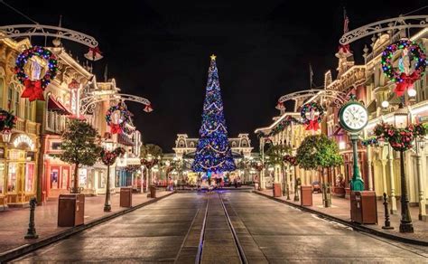 Main Street 2015 | Disneyland california adventure, Disney world ...