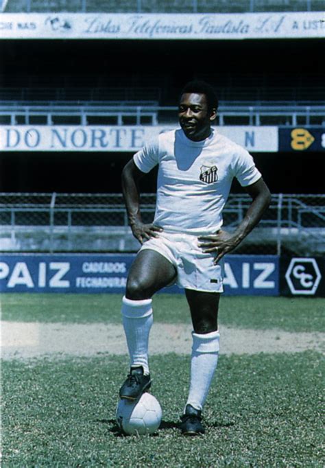 File:PELÉ - 1963.jpg - Wikimedia Commons