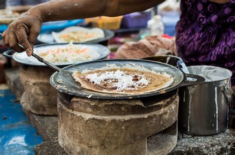 Famous and Best Local Yangon Food - What to Eat in Yangon