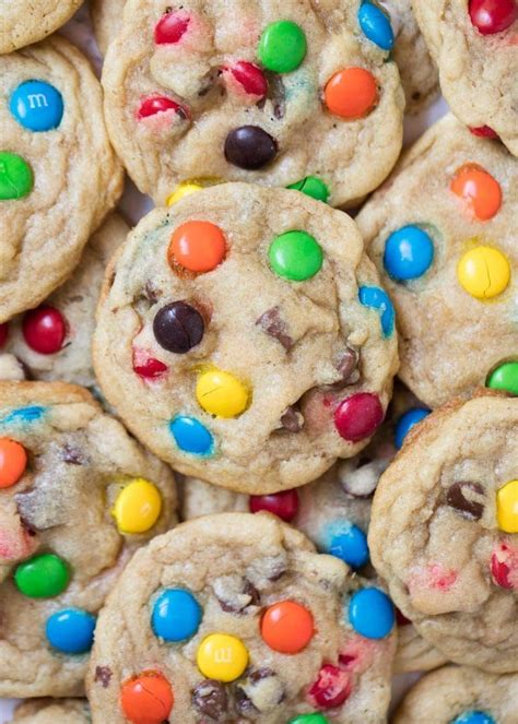 BEST M&M cookies- super soft, chewy, crispy edges and full of chocolate ...