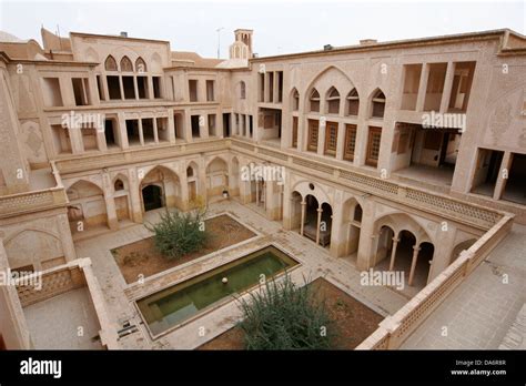 Old traditional architecture in Kashan, Central Iran Stock Photo - Alamy