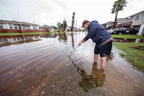 Galveston, Bolivar could experience 'minor' coastal flooding from Hurricane Delta