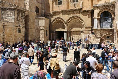 The Church of the Holy Sepulcher - Ofer Moghadam , tour guide in Israel