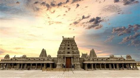 Yadadri Mandir India’s Famous Biggest Temple In Telangana Know Its ...