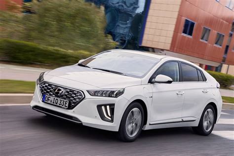 2020 Hyundai IONIQ Hybrid - Specs, Prices, MPG, Reviews & Photos | Cars.com