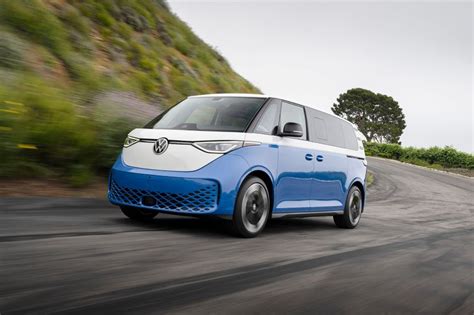 VW to launch electric version of venerable Bus in 2024