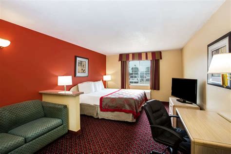 Ramada Hotel Sioux Falls, SD - See Discounts