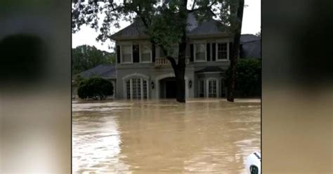 Deep floodwaters engulf Kingwood, NE of Houston - CBS News