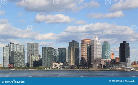 Long Island City Waterfront Panorama at Hunters Point in Queens ...