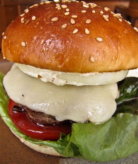 OnTheMove-In the Galley: Best-ever Burger Buns