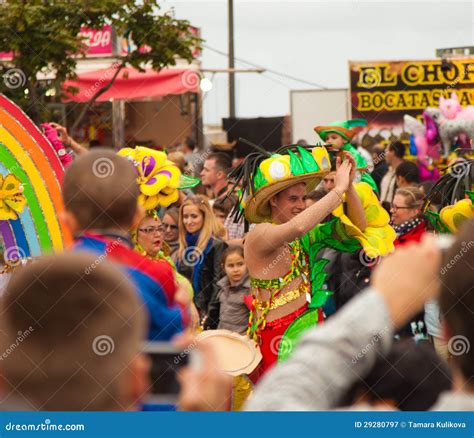 SANTA CRUZ, SPAIN Carnival Parade Editorial Photography - Image of beautiful, outfit: 29280797