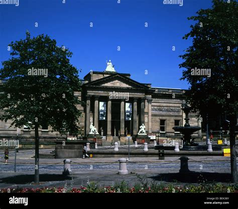 Walker Art Gallery Liverpool England Stock Photo - Alamy