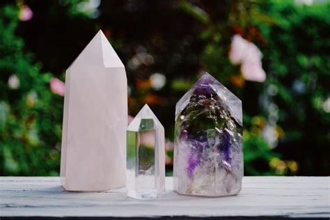 7 Best Healing Stones for Balancing the Root Chakra: Stability and ...