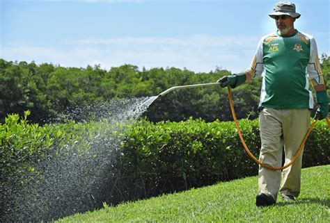 Lawn Spraying is a Value Added Service | ILoveTurf.com