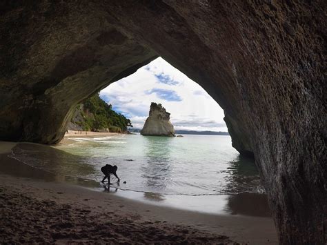 Cathedral Cove, New Zealand (photo by Rodney Curtis) - RodneyCurtis.com