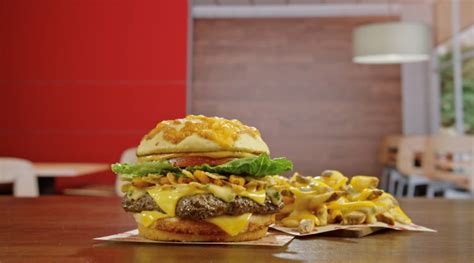 Wendy’s Launches Loaded Nacho Cheeseburger and Queso Fries