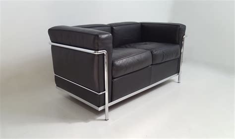 Leather sofa LC2, Le Corbusier - Cassina edition - Design Market