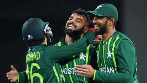 T20 World Cup 2022: Shadab Khan keeps Pakistan dream live vs South ...