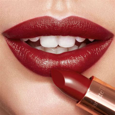 Super Starlet: K.i.s.s.i.n.g: Wine Red Lipstick | Charlotte Tilbury ...