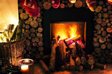 WHERE TO FIND FIREPLACE AND AMBIENT CHRISTMAS VIDEOS Mad in Crafts