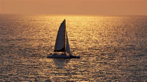 Clearwater Beach Sailing | Clearwater beach, Clear water, Sunset photos