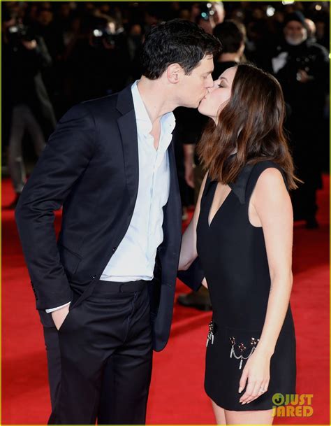 Dylan O'Brien & 'Maze Runner' Cast Walk Red Carpet at London Premiere ...