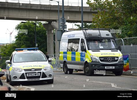 Metropolitan Police on duty in London Stock Photo - Alamy