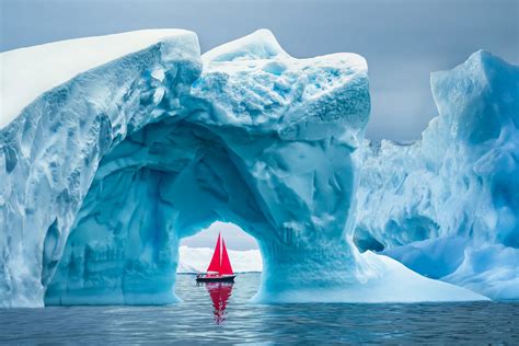 A start-up in Greenland is exporting ice to cool drinks in Dubai