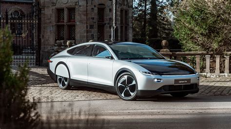 Nederlandse elektrische auto maakt grote indruk en verslaat Tesla