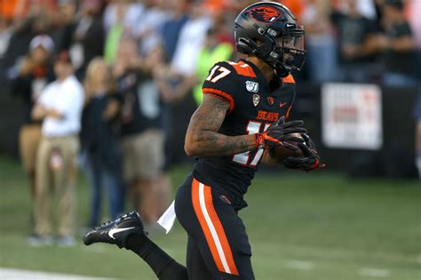 Watch: Isaiah Hodgins nabs wild touchdown catch for Oregon State Beavers against Stanford ...