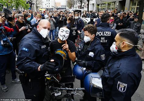 Police clash with anti-lockdown protesters in Germany as more than 100 are arrested | Daily Mail ...