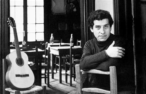 Mil guitarras recuerdan en Chile a Víctor Jara - OnCubaNews