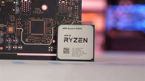 Los AMD Ryzen 6000 (Zen3D) saldrían a la venta en Navidades