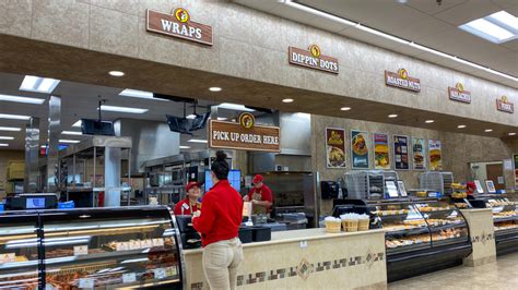 People Are Rightfully Confused About Buc-Ee's Not Having Indoor Seating