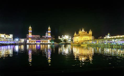 Golden Temple Gurdwara Photograph by Gary Gillette