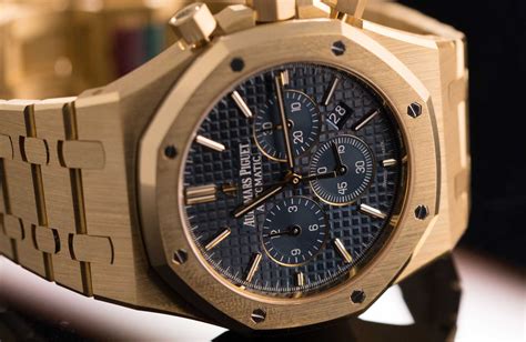 HANDS-ON: The Audemars Piguet Royal Oak Chronograph in yellow gold ...