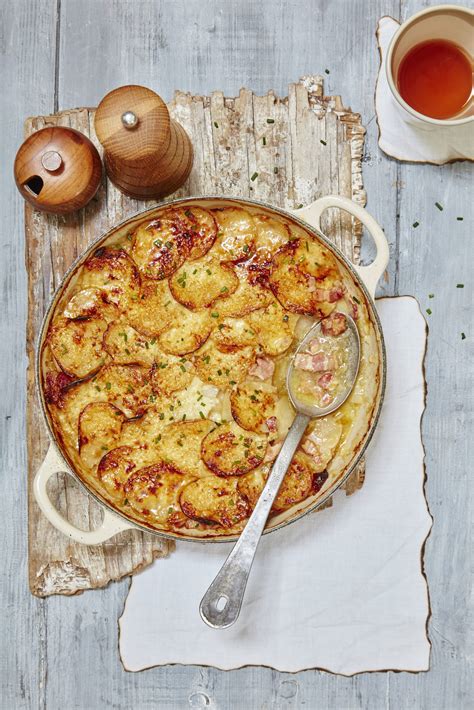 Potato, bacon and onion hotpot recipe - Liz Earle Wellbeing