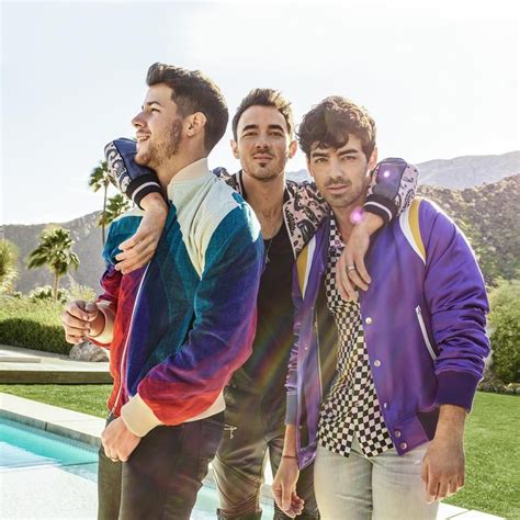 Summer In The Hamptons - Jonas Brothers - LETRAS.MUS.BR