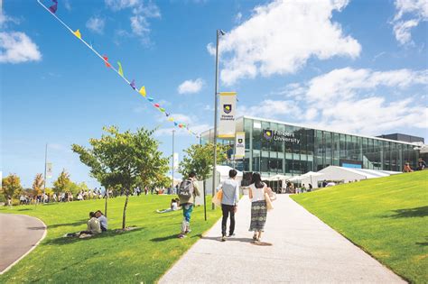 Flinders University – Universities Australia