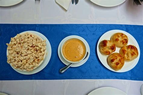 Recipe for locro de papa: Ecuadorian potato and cheese soup - Nomadic Boys