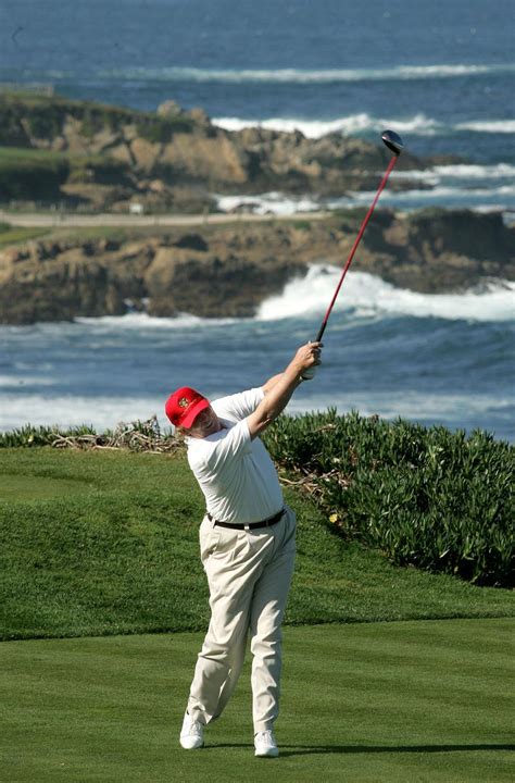 Donald Trump Golf / Trump has been unabashed in visiting and promoting ...